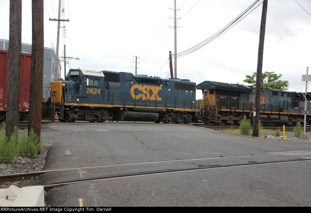 CSX 2624 on M433